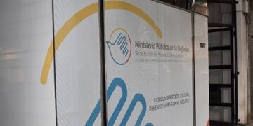 Afirman que algunos empleados tienen que desarrollar sus tareas en un subsuelo.