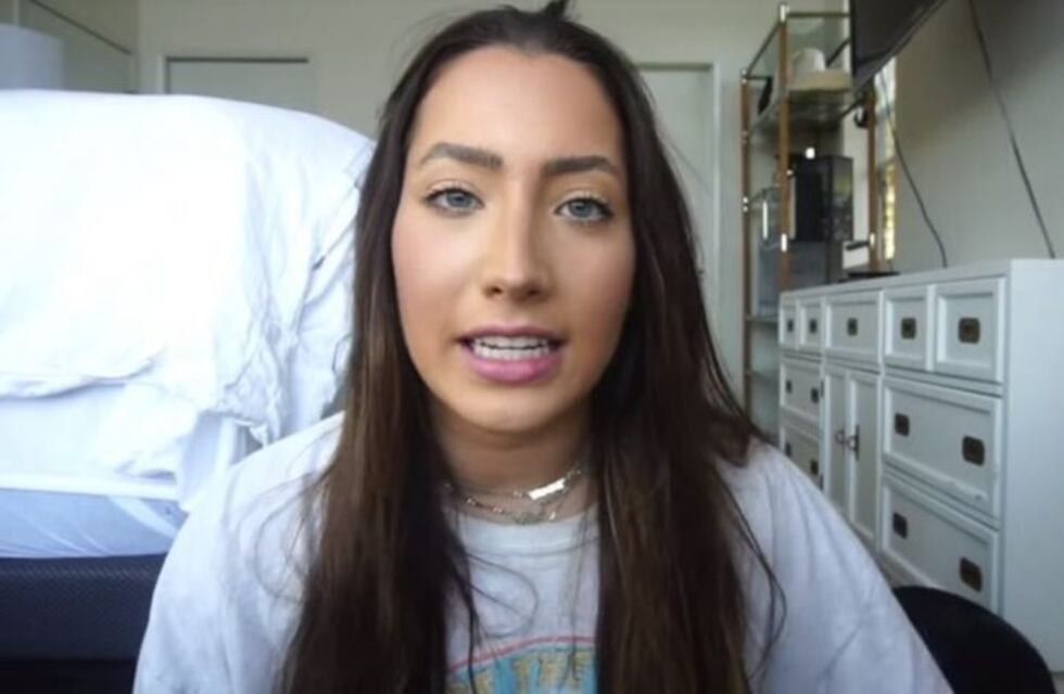 Fin de su carrera youtuber: maltrató a su perro y subió el video por error