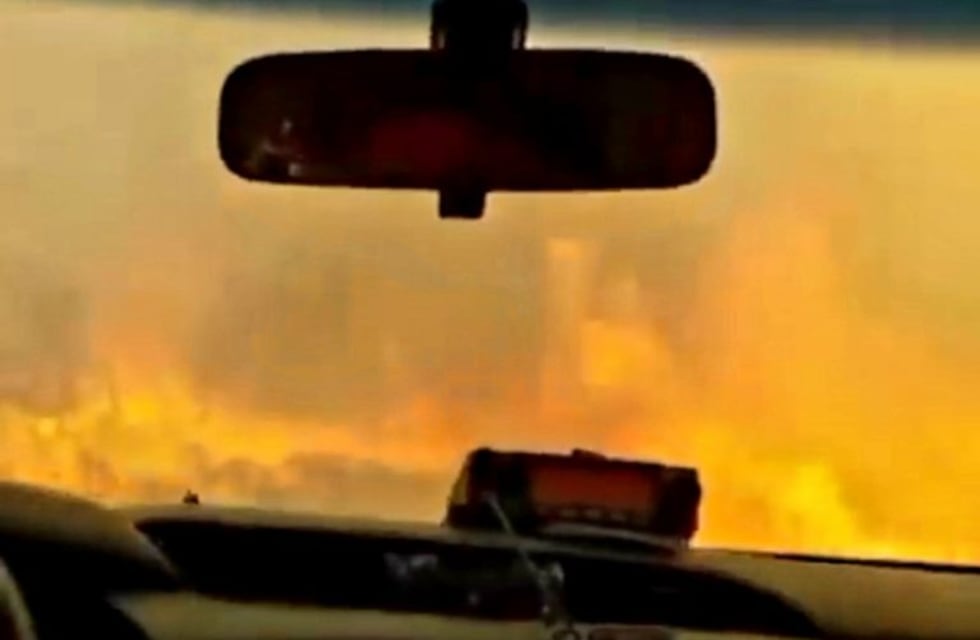 Impresionante: así escaparon bomberos de las voraces llamas en Villa Giardino