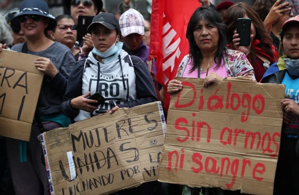 Lenín Moreno se reunirá con los indígenas para revisar el subsidio a los combustibles y frenar la violencia
