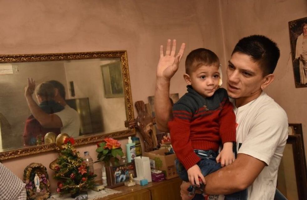 Echaron al padre que salvó a su hijo de morir ahogado