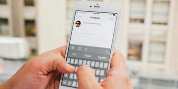Cuál es la manera más rápida de escribir en el celular, según un estudio