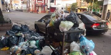 La basura se acumula en Córdoba tras la medida de fuerza y el feriado\u002E