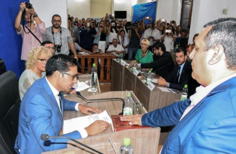 Asumió el nuevo presidente del Concejo Deliberante de San Luis en medio de un escándalo