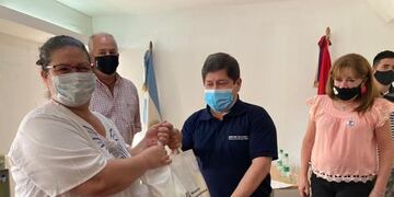 Entrega de equipos de protección sanitaria en residencias de adultos mayores, encabezada por los ministros Oscar Alarcón y Chela Leyes en Posadas\u002E