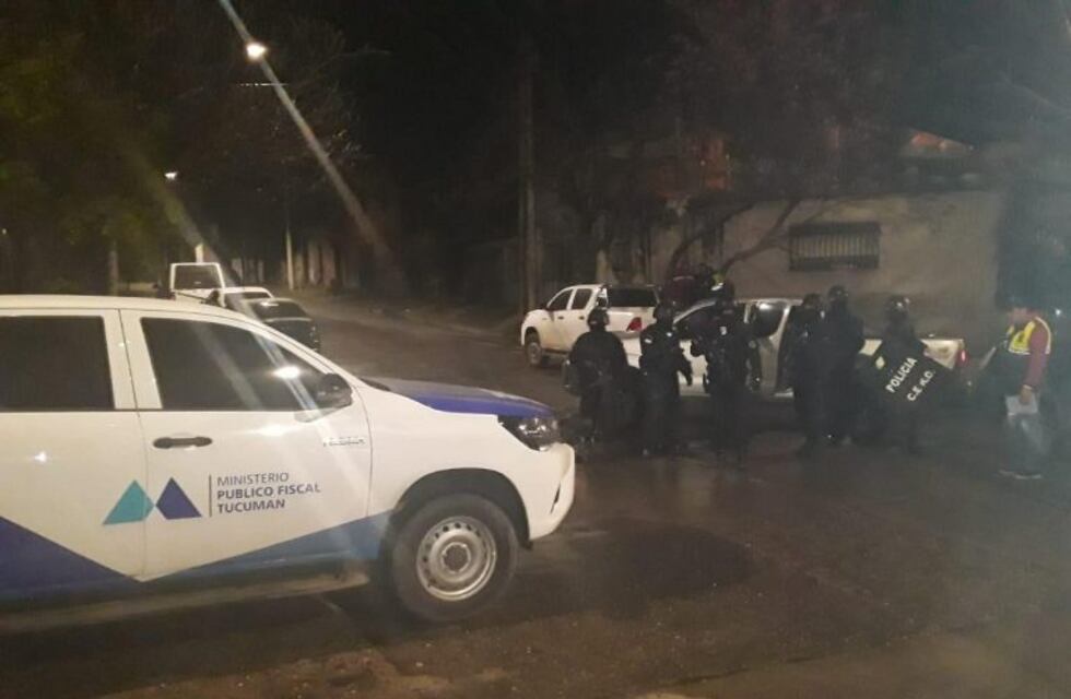 Mataron de un tiro en la cabeza a un ladrón que salió a robar con su hijo