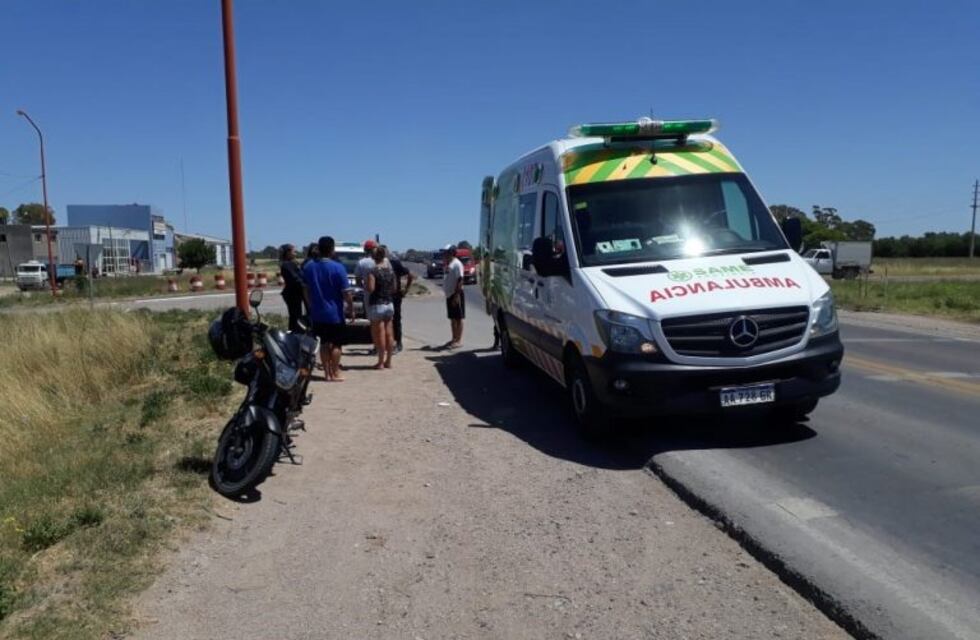 Intentó esquivar un auto y terminó hospitalizada