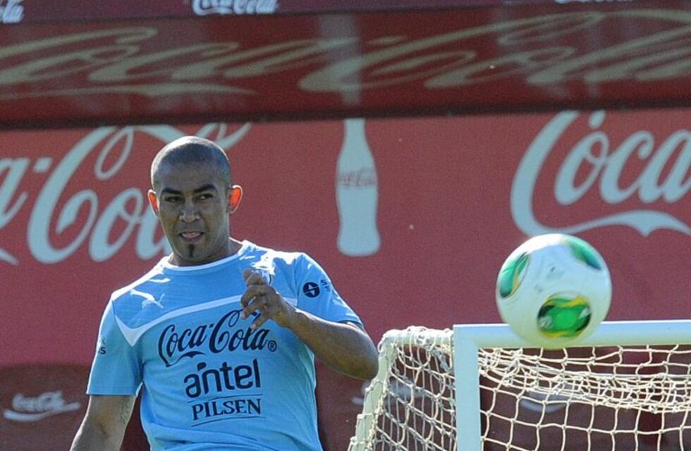 Refuerzo de lujo: Arévalo Ríos llega hoy al país para sumarse a Racing