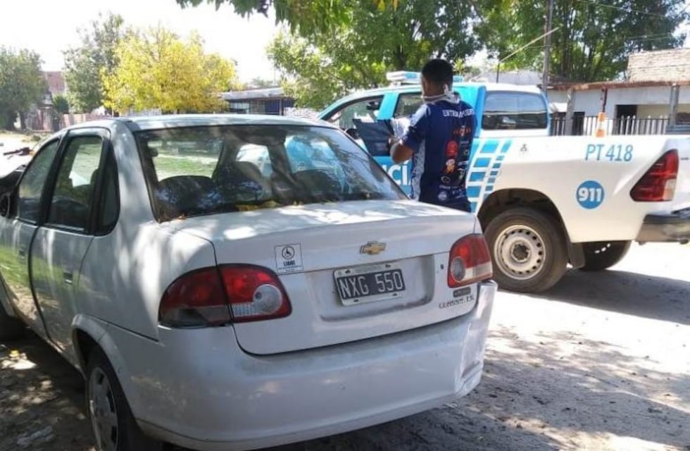 Eran asistentes de un no vidente y terminaron quitándole el automóvil