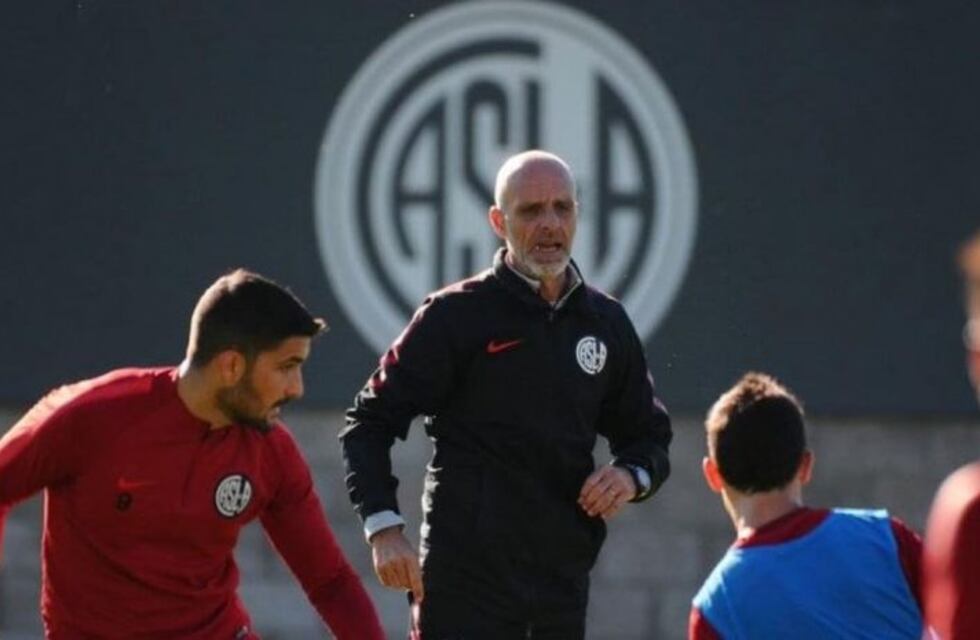 Diego Monarriz metió mano en San Lorenzo y cambió hasta al arquero