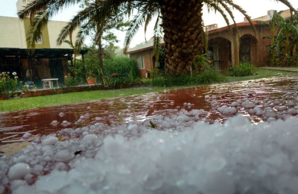 Tormenta y granizo en Unquillo y Mendiolaza