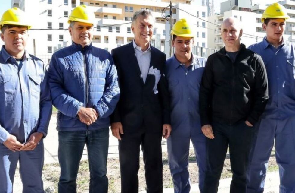 Un obrero cuestionó a Mauricio Macri: "Por favor, hagan algo"