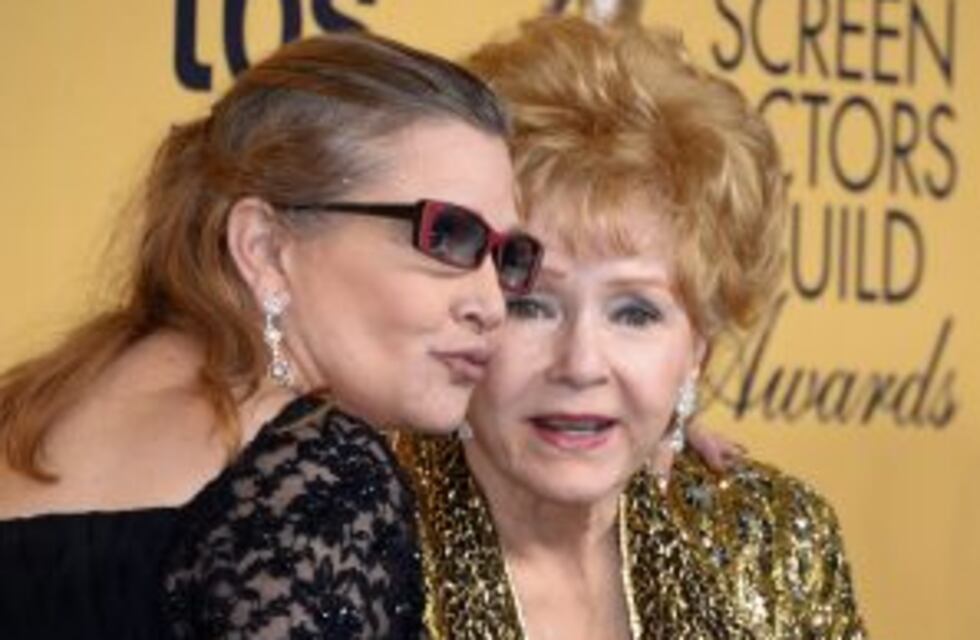 Murió Debbie Reynolds, madre de Carrie Fisher, mientras preparaba el funeral de su hija