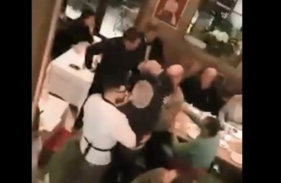 Un empresario insultó a Luis Caputo en un restaurante
