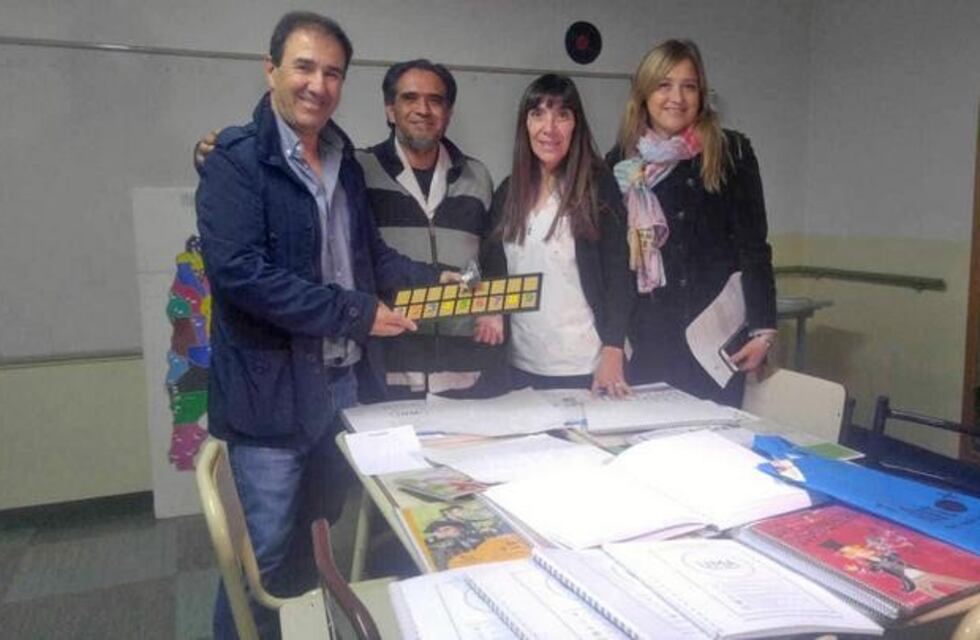 La Escuela 8 Ventana a la Vida recibió material de sistema Braille