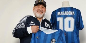 La camiseta tiene los colores de la usada por Argentina ante Inglaterra en México 86 (web)\u002E