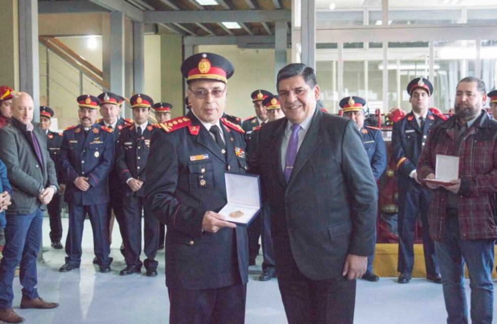 Se realizó el acto en conmemoración al Día del Bombero Voluntario