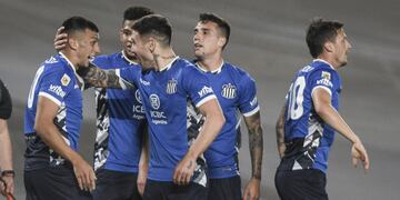 "Los chicos hicieron todo lo que planeamos, salió perfecto", resumió Javier sobre el triunfo de Talleres sobre River (Federico López Claro / La Voz).