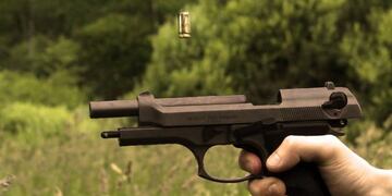 Un policía usó su arma reglamentaria en un insólito hecho (imagen ilustrativa).