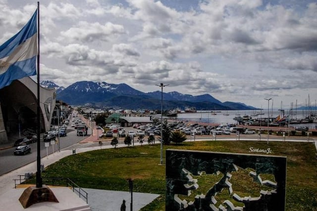Plaza Malvinas de la ciudad de Ushuaia, Tierra del Fuego.