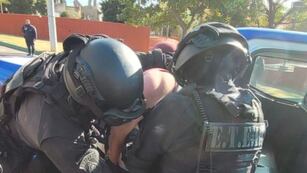 El delincuente fue reducido por la Policía, Infantería y el Eter.
