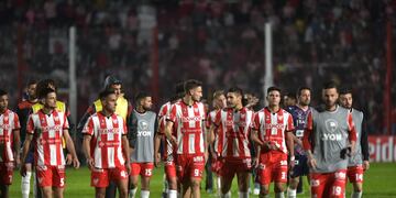 A Instituto no le alcanzó para ponerse a tiro de Belgrano, y su posición como escolta corre riesgo (Facundo Luque).