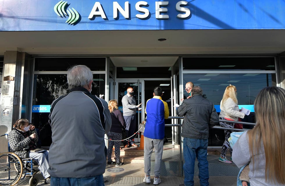 Entre idas y vueltas, la Anses evalúa pagar un bono de fin de año a jubilados y pensionados