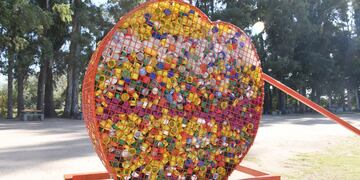 Corazón de tapitas Balneario Arroyito