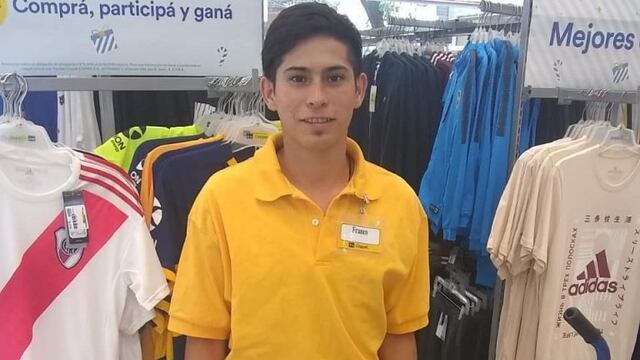 Tiene 19 años, vive en la calle y consiguió trabajo gracias a la ayuda de un voluntario