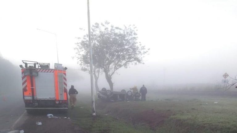 Trabajaron en el lugar los bomberos.