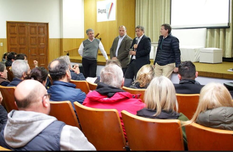 Senasa, Inta y el diputado Torello disertaron en la ciudad