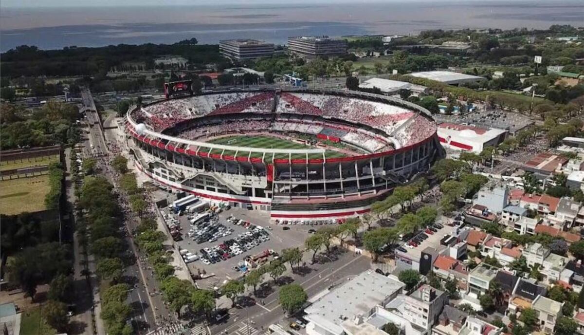 Pablo Pérez terminó herido en el ojo tras los incidentes de este sábado, y los jugadores de Boca se niegan a jugar\u002E