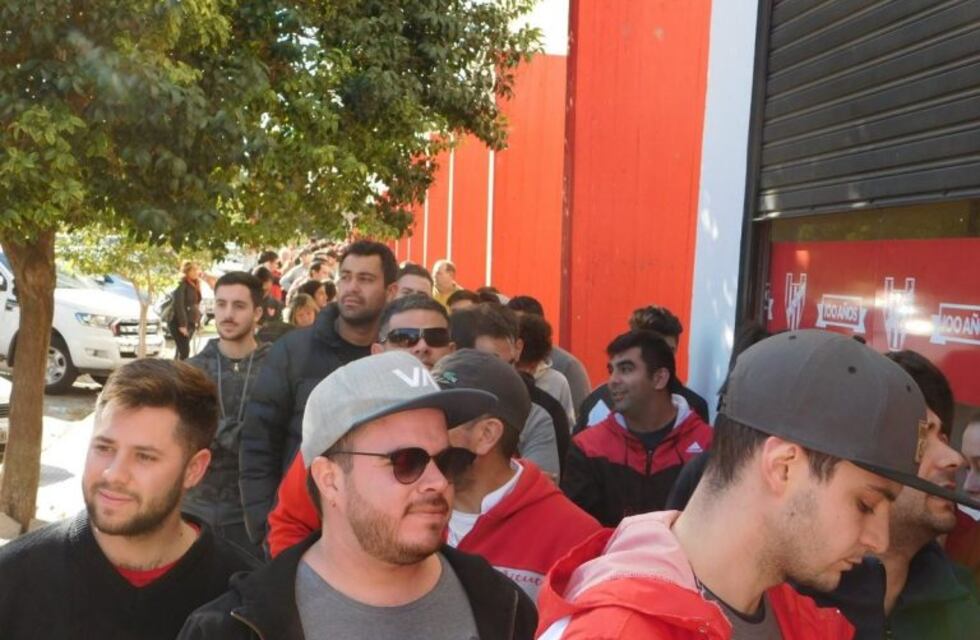 Furor por la final de este lunes entre Instituto y San Lorenzo