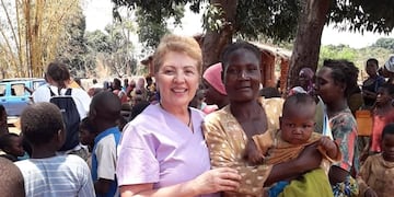 Docente caletense se jubiló y viajó como voluntaria a Malawi