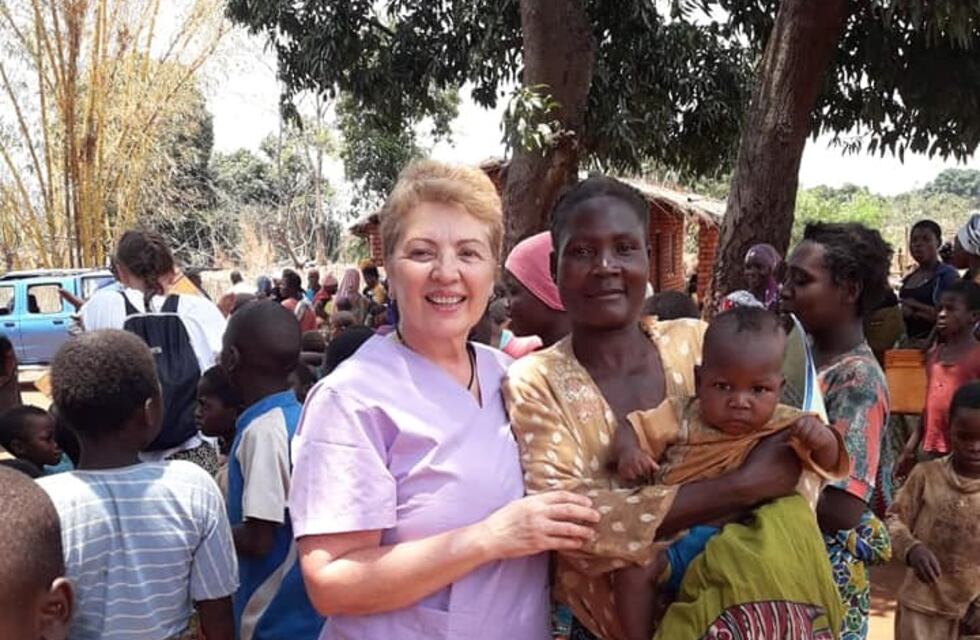 Docente caletense se jubiló y viajó como voluntaria a Malawi