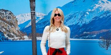 TOPSHOT - German model Claudia Schiffer poses during a photocall prior to the Women's Fall-Winter 2019/2020 Ready-to-Wear collection fashion show by Chanel at the Grand Palais in Paris, on March 5, 2019\u002E (Photo by FRANCOIS GUILLOT / AFP)