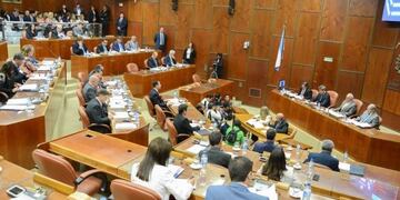 Los legisladores aprobaron el cambio que permitirá adelantar las elecciones\u002E