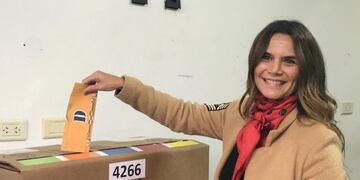 La rosarina concurrió temprano a la Facultad de Medicina de la Universidad Nacional de Rosario (UNR)\u002E (@amaliagranata)