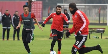 La marca de las tres tiras dejará de vestir a La Lepra a fin de año\u002E (Prensa Newell's Old Boys)