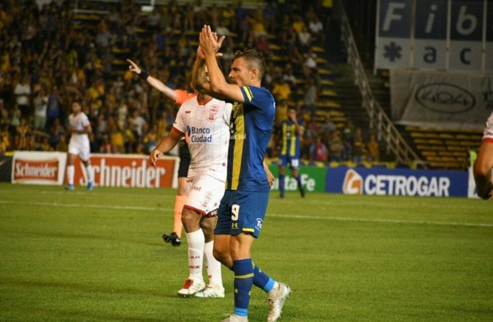 Central lo dio vuelta en el descuento y derrotó 2 - 1 a Huracán