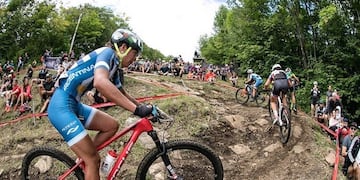 Paula Quirós compite en la categoría Mountain Bike\u002E