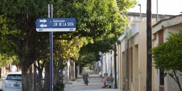 Calle J\u002EM\u002E De la Sota, Los Surgentes