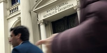 07/09/2018 Entrada del Banco Central de la República Argentina SUDAMÉRICA ARGENTINA ECONOMIA TWITTER / MARIANAKBOOM
