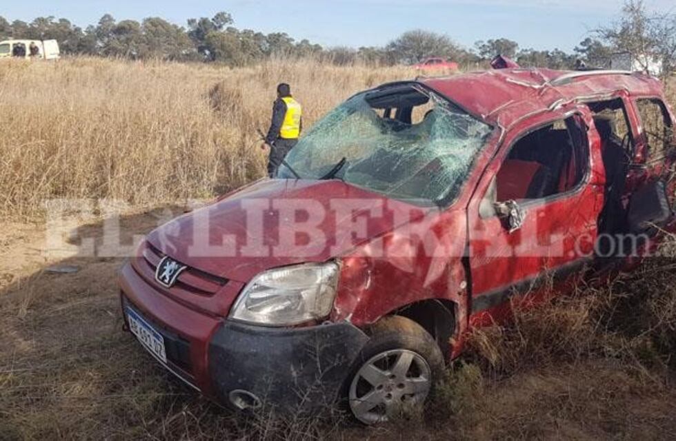 Falleció una docente de Frías producto de un vuelco en la Ruta 6