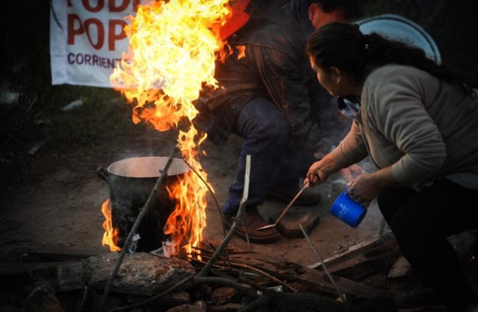 Calles vacías, marchas y ollas populares: postales de una Ciudad parada