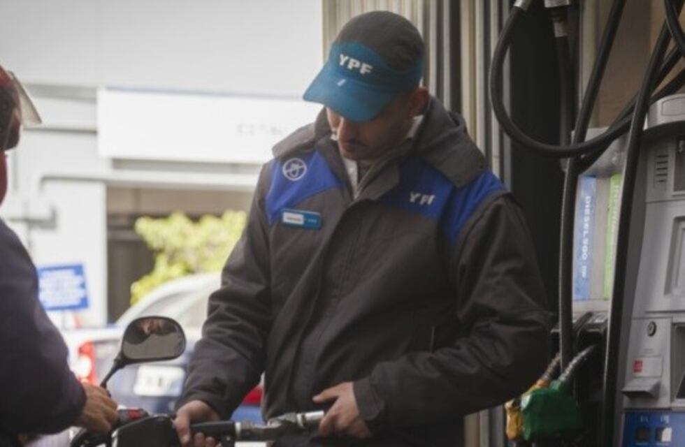 Desde este lunes, la nafta aumentará alrededor de un 10%