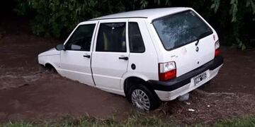 Vehículo rescatado en la ruta E53 km 10 (1)
