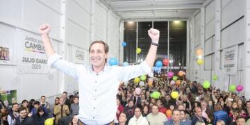 julio Garro, se impuso con comodidad ante la candidata del Frente de Todos, Florencia Saintout (web)\u002E