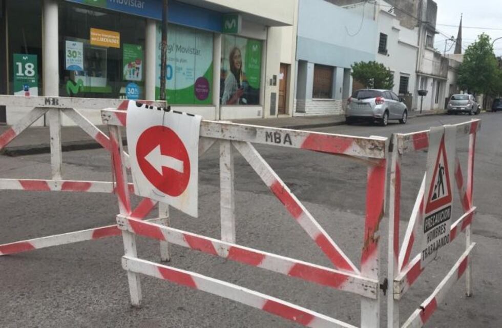 Calles cortadas y circulación restringida en el centro de Azul