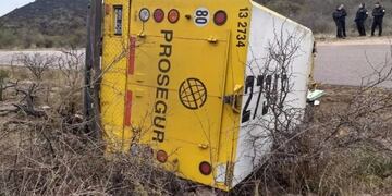 En el paraje El Hornito de San Luis, volcó un camión de caudales de la empresa Prosegur\u002E